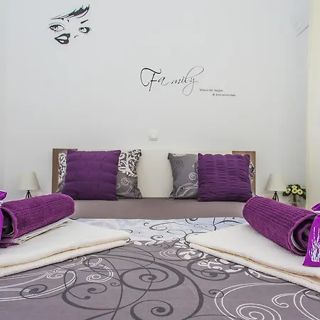 Apartman Ivana דירה *